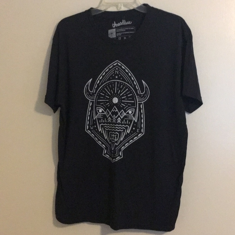 🌟 3 for $10! 
Threadless XL shirt